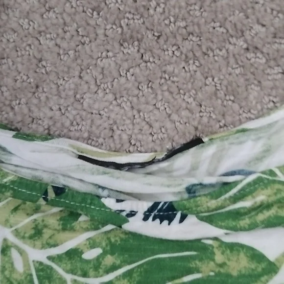 Green top - Picture 4 of 11